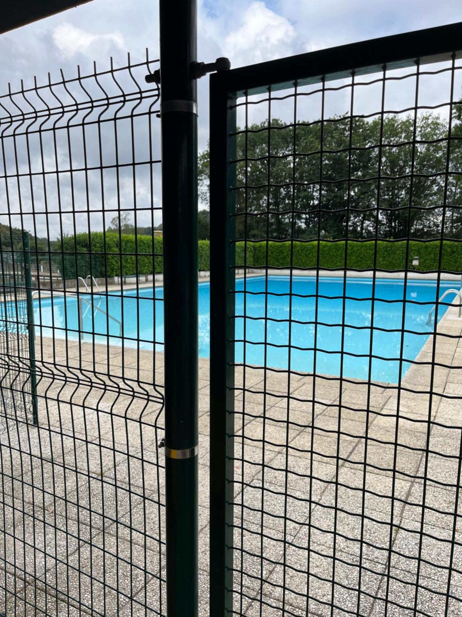 Monika Avec Piscine *